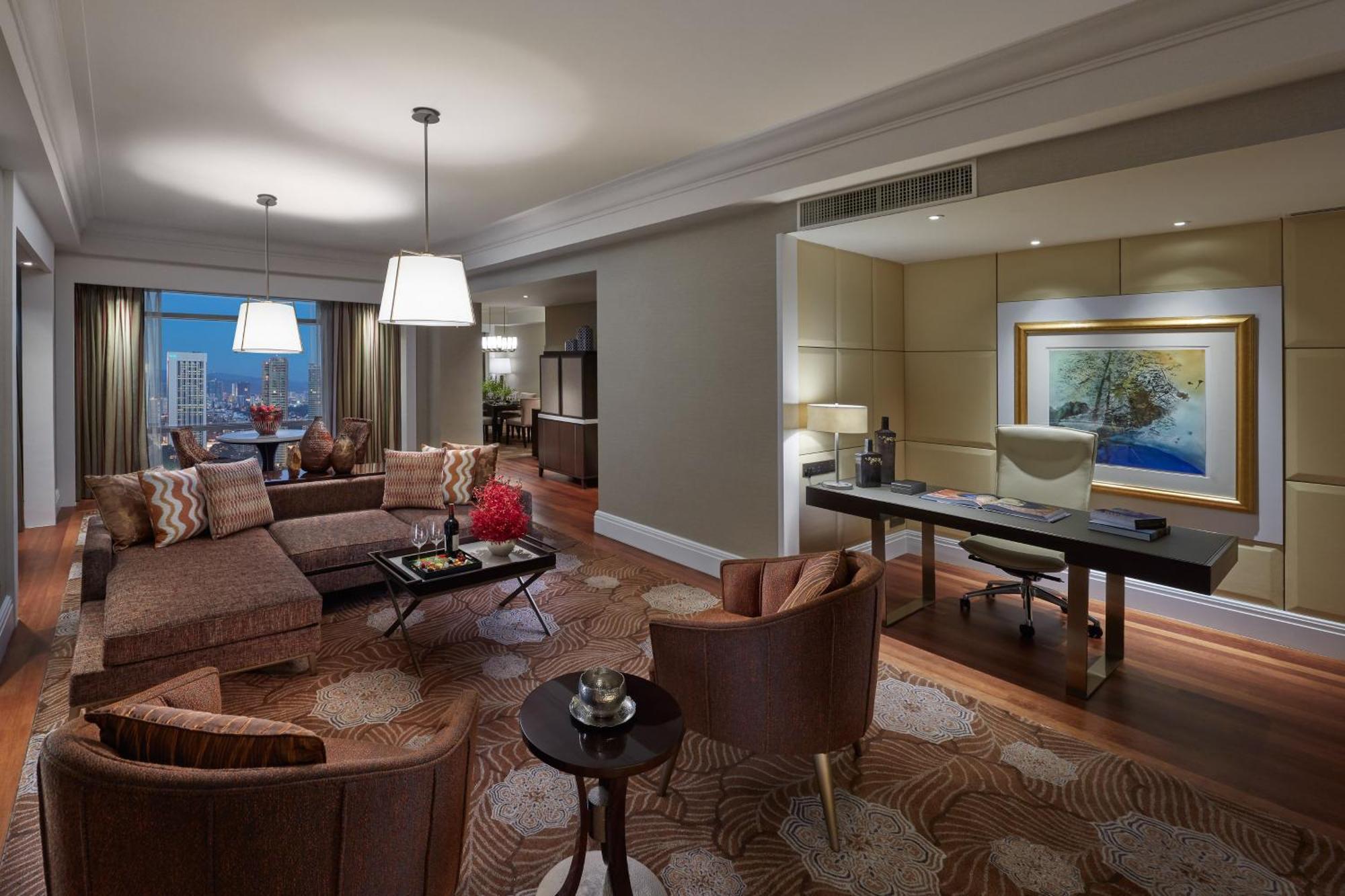 Mandarin Oriental, Hotel